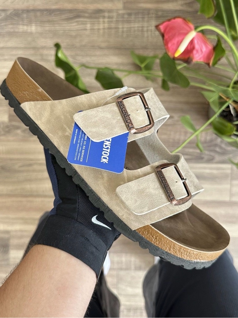 BIRKENSTOCK ARIZONA TAUPE BASIC SLIPPER WOMENS 8 MENS 6 NO BOX OPEN TO OFFER
